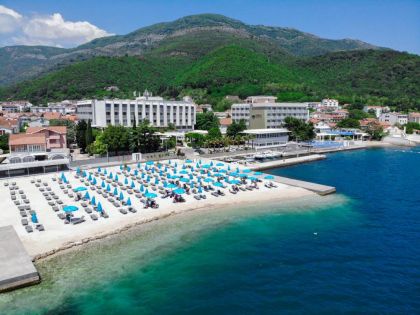 CARINE HOTEL DELFIN
